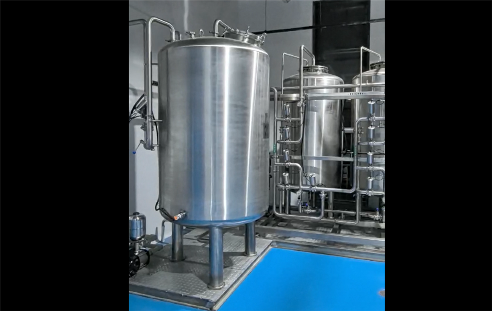 3噸純水設備+1.5噸注射水設備+500kg純蒸汽發(fā)生器