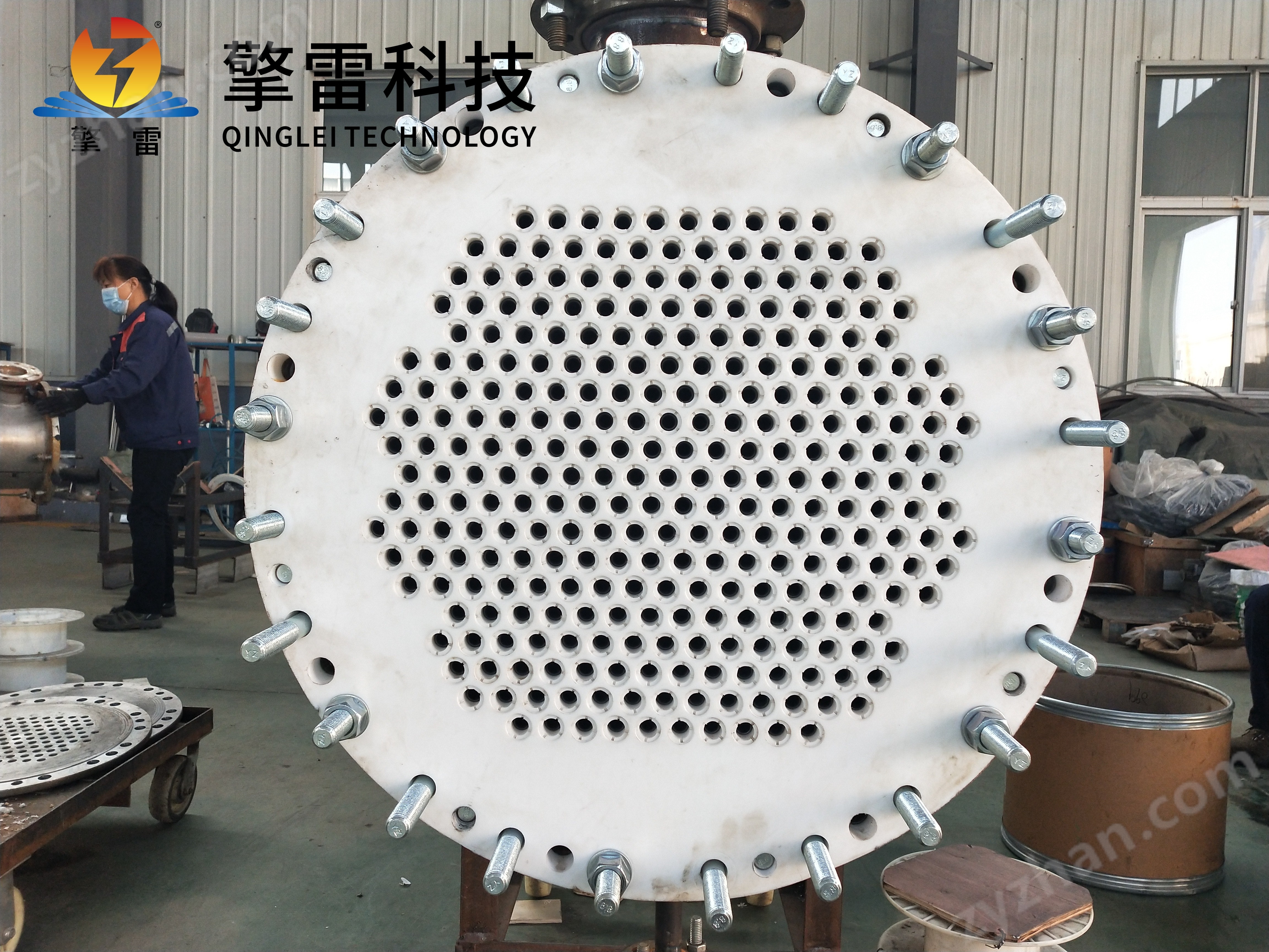 微信圖片_20211030094440.jpg 金屬酸洗碳化硅換熱裝置能耗